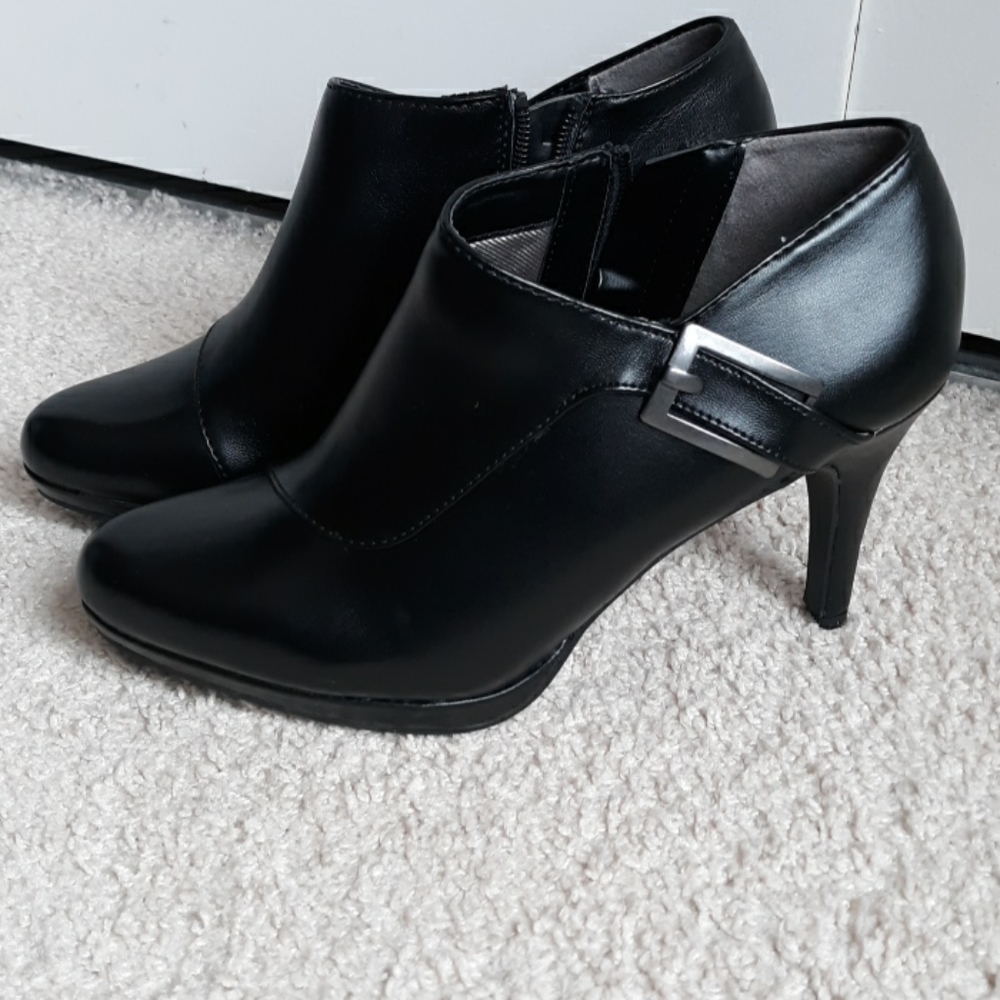 Life Stride Ankle Boots